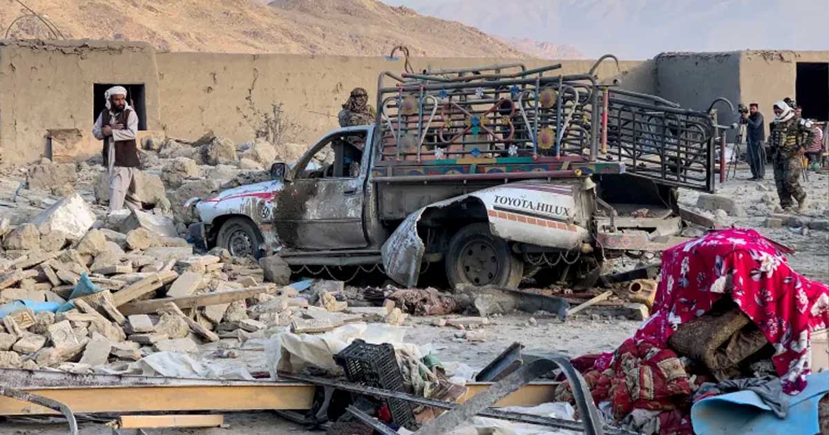 পাকিস্তানের হামলার পর আফগানিস্তান: ‘উপযুক্ত জবাব’দেওয়া হবে