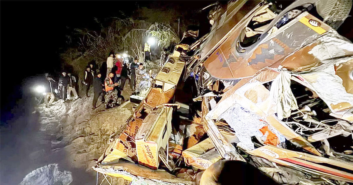 নেপালে নদীতে বাস উল্টে ১৮ জন নিহত, আহত ২৮