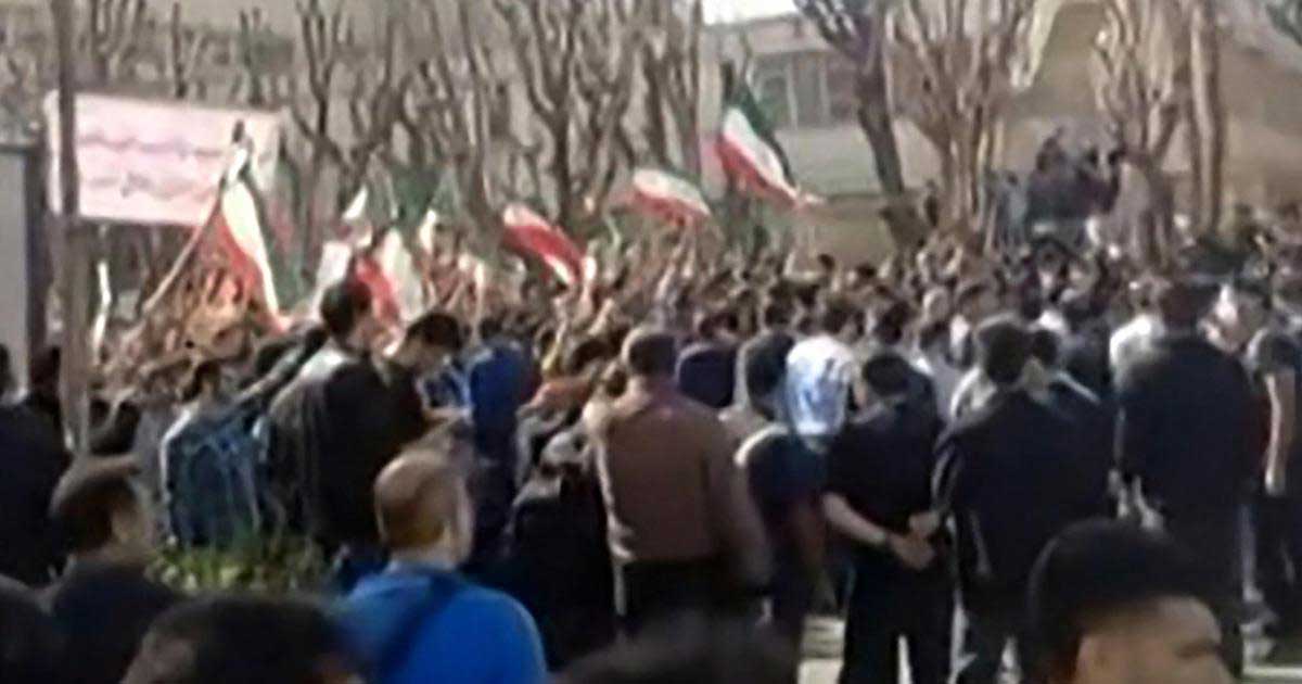 ভারতীয়দের ইরান ছাড়তে দূতাবাসের পরামর্শ