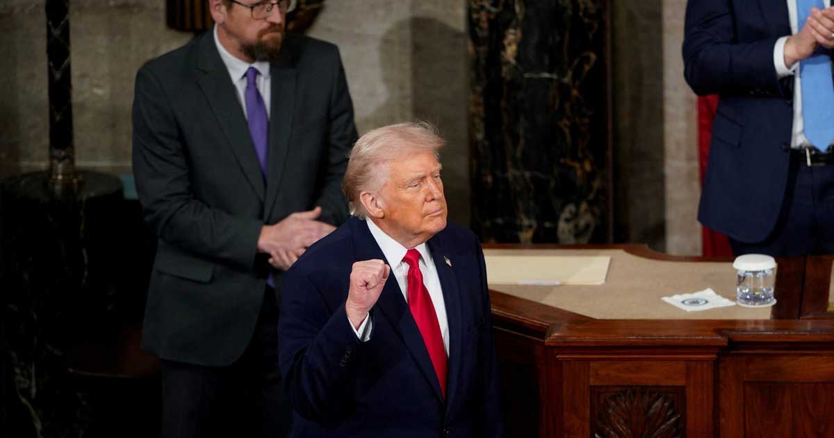 ‘স্বর্ণযুগ’ শুরু হয়েছে দাবি ট্রাম্পের, অর্থনীতি নিয়ে ক্ষোভে ভোটাররা