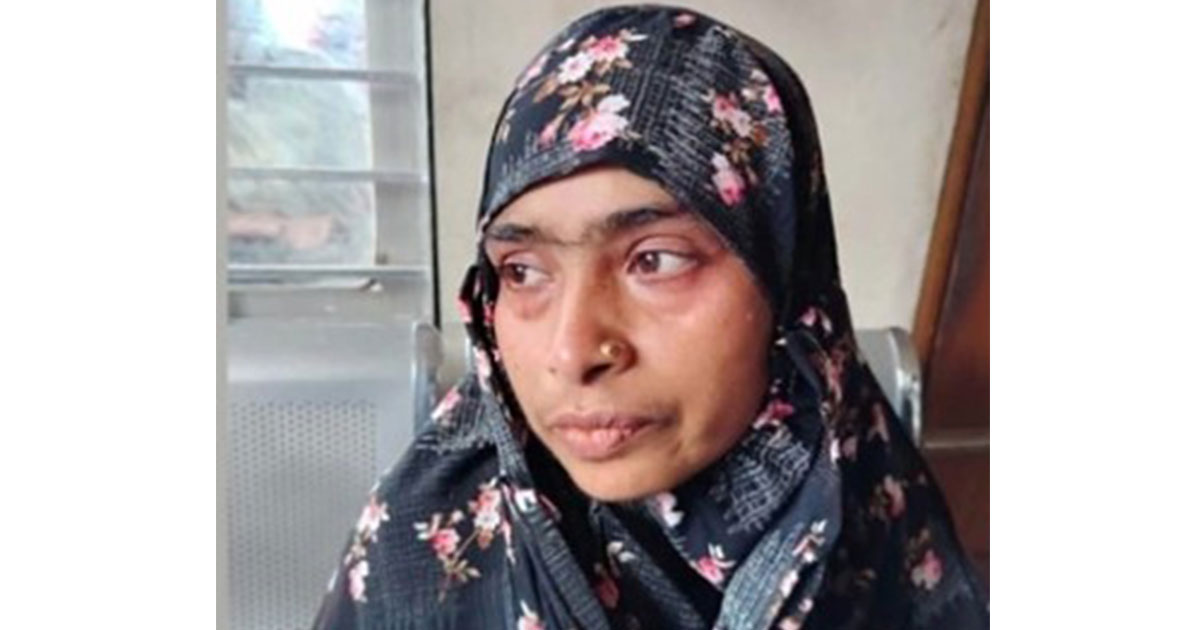 যশোর জেনারেল হাসপাতাল থেকে নারী চোর আটক