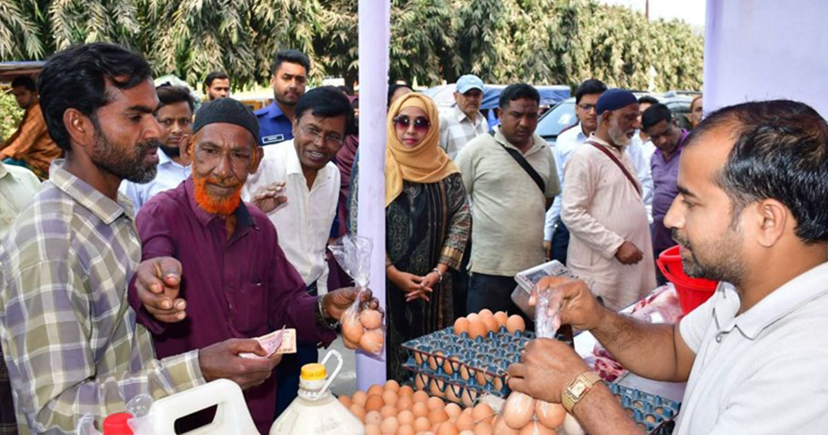 রাজবাড়ীতে রমজানজুড়ে সুলভ মূল্যে দুধ, ডিম ও গরুর মাংস বিক্রি শুরু
