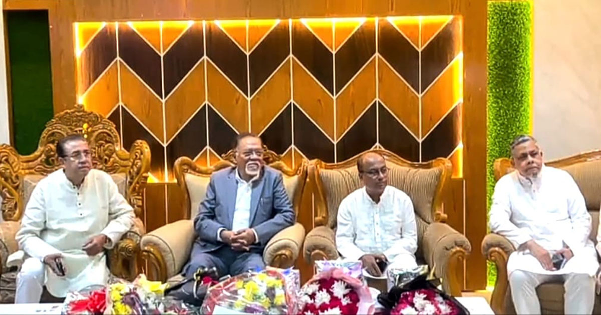 প্রধানমন্ত্রী তার প্ল্যান বাস্তবায়নে ঝাঁপিয়ে পড়েছেন : জনপ্রশাসন উপদেষ্টা