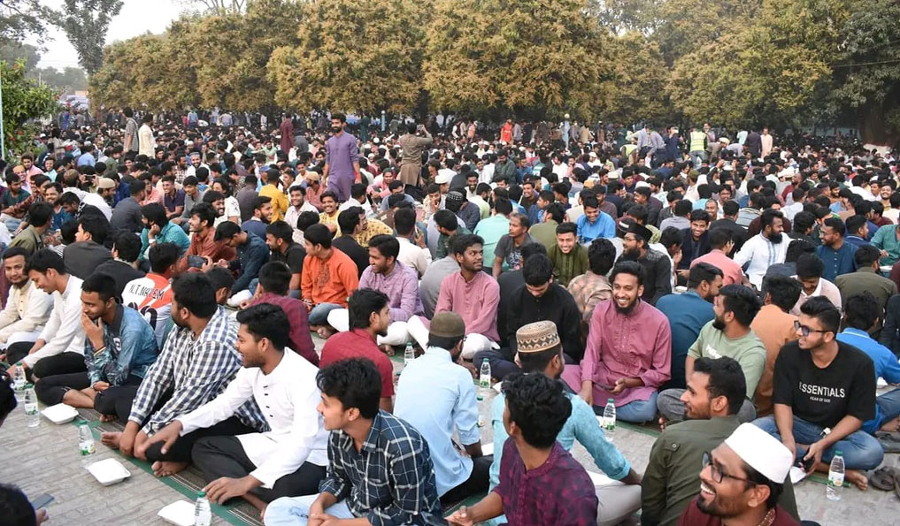 রাবিতে ১৬ হাজার শিক্ষার্থীর সম্মিলিত ইফতার