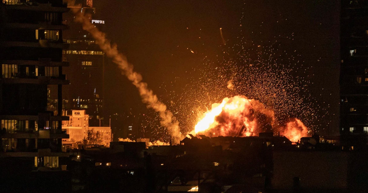 মার্কিন ঘাঁটিতে বিমান হামলা চালানোর দাবি ইরানের