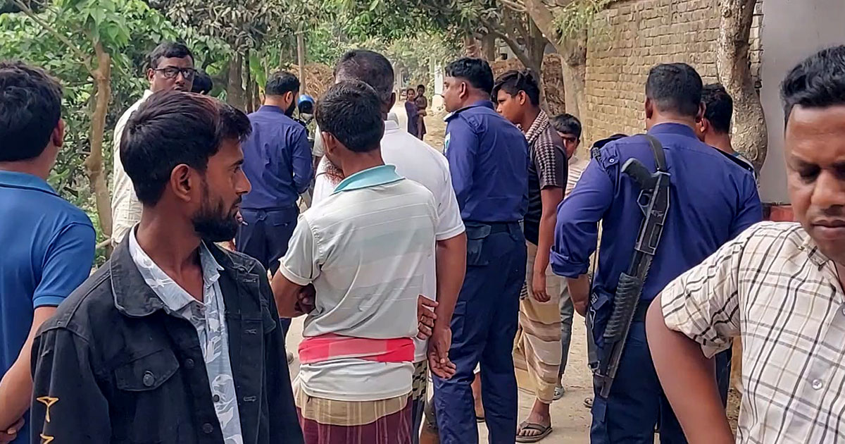 শাহজাদপুরে সেঁচ দেয়া নিয়ে সংঘর্ষে আহত ১৫