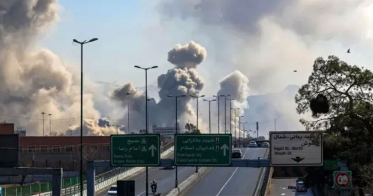 ইরানে অ্যাম্বুলেন্স স্টেশন ও খেলার মাঠে বিমান হামলা, নিহত ২০