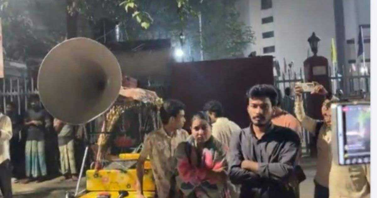 ৭ মার্চের ভাষণ বাজানোর অভিযোগে ঢাবির সাবেক ছাত্র আটক