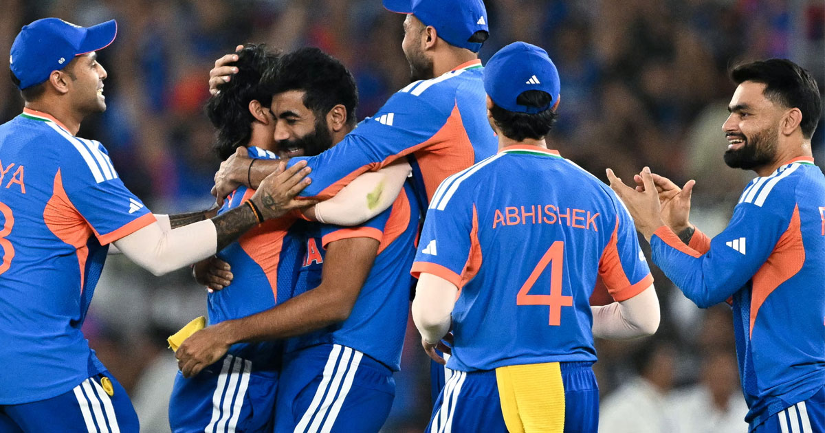 ফাইনালে রেকর্ড গড়ে নিউজিল্যান্ডকে হারিয়ে ফের বিশ্ব চ্যাম্পিয়ন ভারত