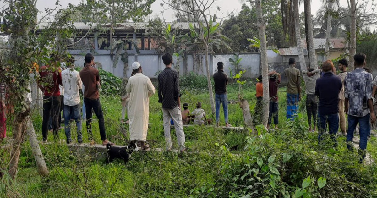 বাগেরহাটে ডোবা থেকে নারীর অর্ধগলিত মরদেহ উদ্ধার