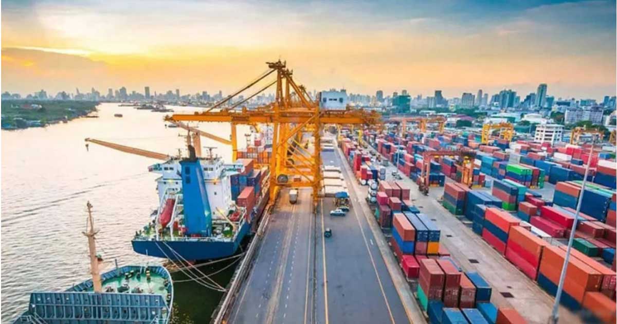 চট্টগ্রাম বন্দরে ৬ জাহাজ থেকে জ্বালানি খালাস, পথে আরও ৪টি
