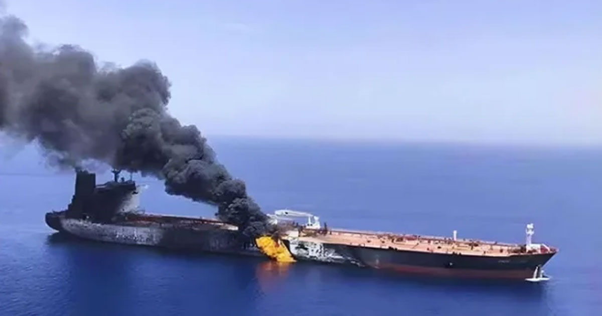 ইরাকের জলসীমায় দুই ট্যাংকারে ইরানের হামলা, নিহত ১