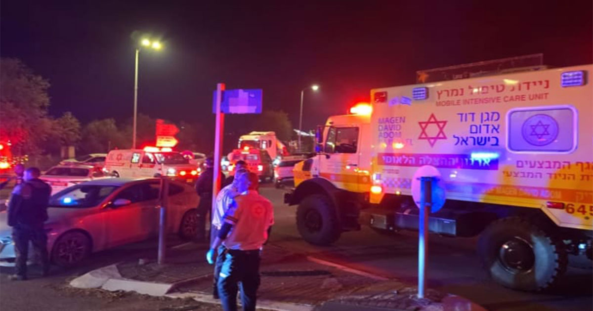 ইসরায়েলে ইরানের ভয়াবহ ক্ষেপণাস্ত্র হামলায় আহত ৩০