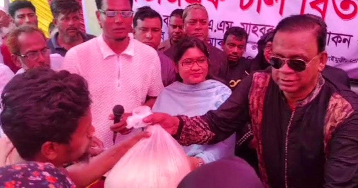 কোটি মানুষকে গরিব রেখে গণতন্ত্র প্রতিষ্ঠা করা সম্ভব নয়: মাহবুব উদ্দিন খোকন