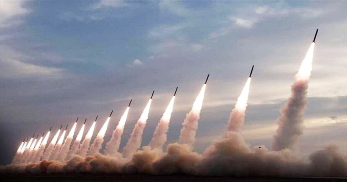 লেবানন সীমান্তে তীব্র উত্তেজনা: ইসরাইলি সেনাদের লক্ষ্য করে একের পর এক রকেট হামলা হিজবুল্লাহর