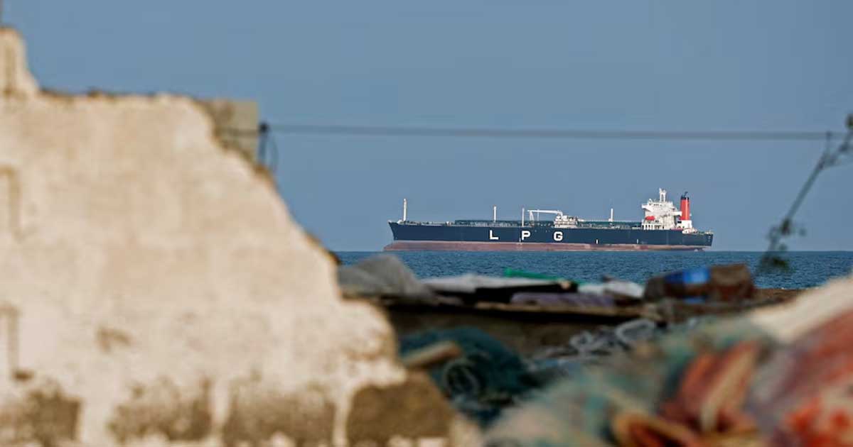 হরমুজ প্রণালি নিরাপত্তায় মিত্রদের যুদ্ধজাহাজ চাইলেন ট্রাম্প