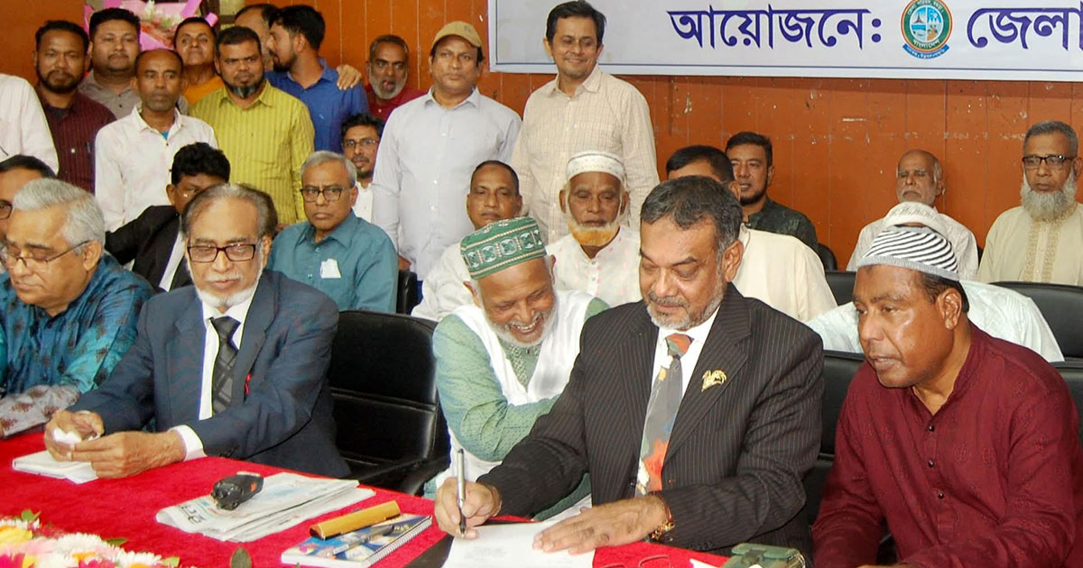 বগুড়া জেলা পরিষদের প্রশাসক হিসেবে দায়িত্ব গ্রহণ করলেন আহসানুল তৈয়ব জাকির