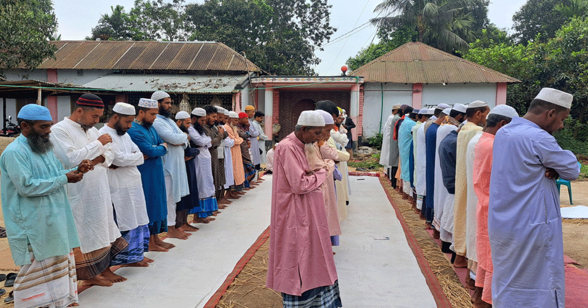 দিনাজপুরের ২০ গ্রামে আগাম ঈদুল ফিতর উদযাপন