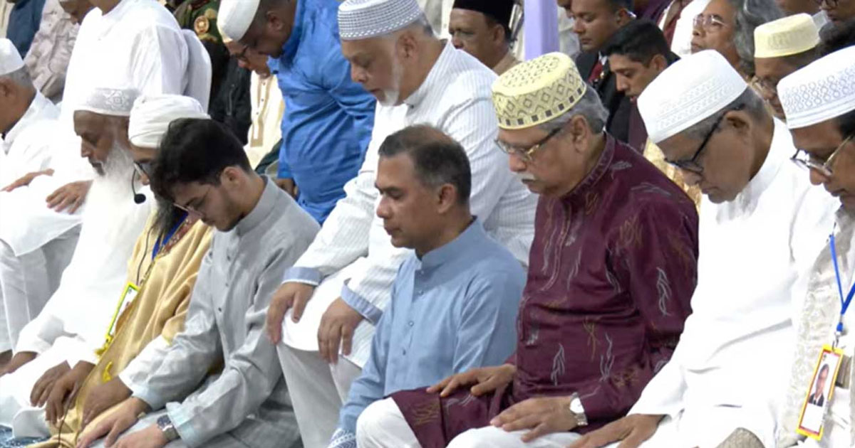 একসঙ্গে ঈদের নামাজ আদায় করলেন রাষ্ট্রপতি ও প্রধানমন্ত্রী