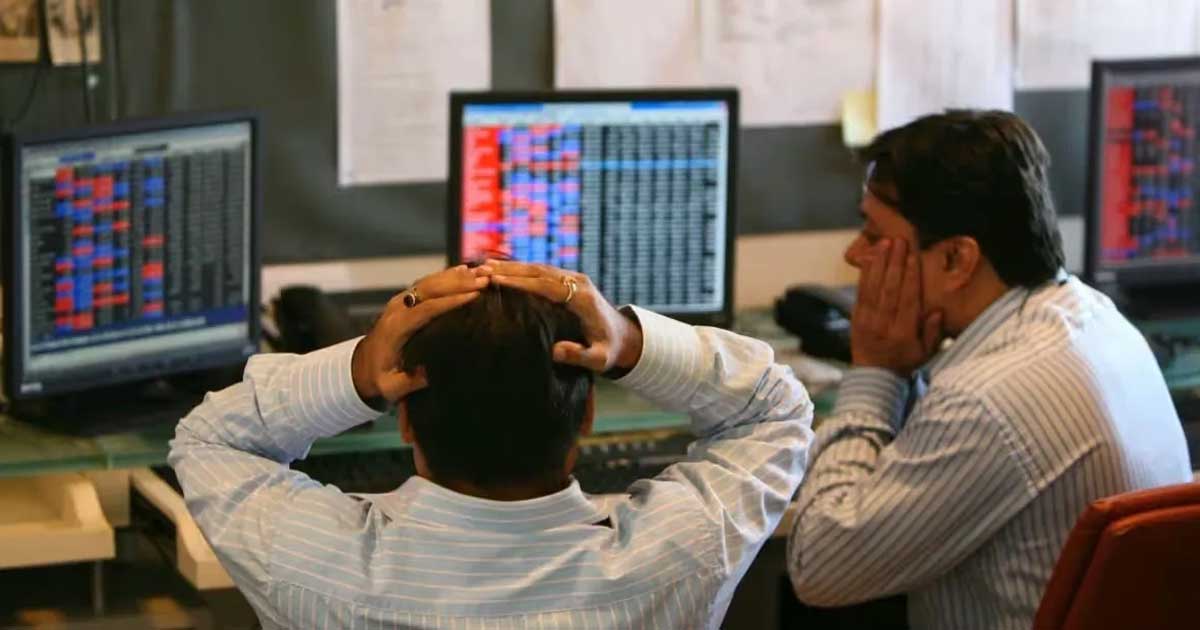 দালালি স্ট্রিটে হাহাকার: এক দিনেই উধাও ১৫ লক্ষ কোটি টাকা