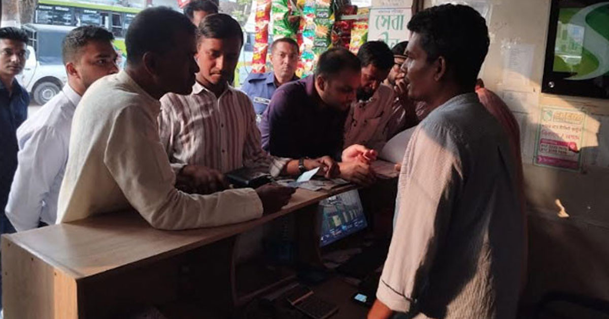 রুট পারমিটহীন চলাচল ও অতিরিক্ত ভাড়া আদায়: ৪ পরিবহনকে জরিমানা