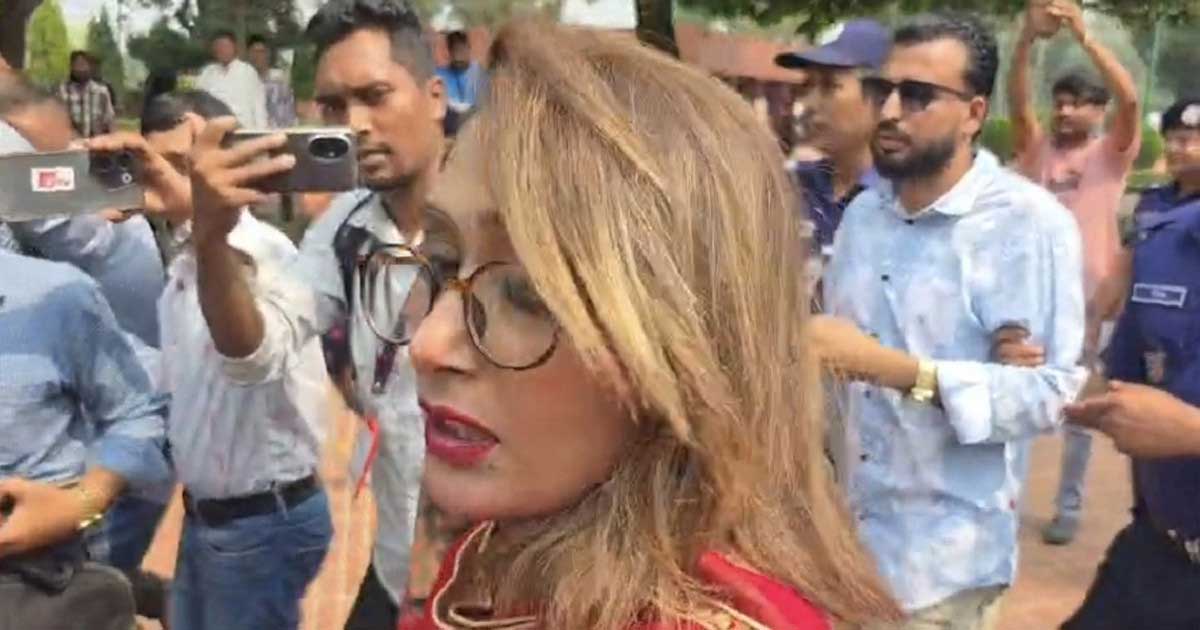 স্মৃতিসৌধে ফুল দিতে গিয়ে নিষিদ্ধ আ.লীগের ৩ জন আটক
