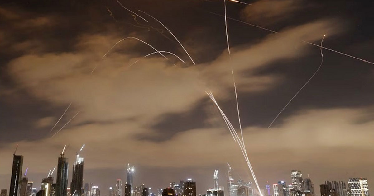 তেল আবিবে নতুন এক ক্ষেপণাস্ত্র হামলায় ১১ স্থানে ক্ষয়ক্ষতি