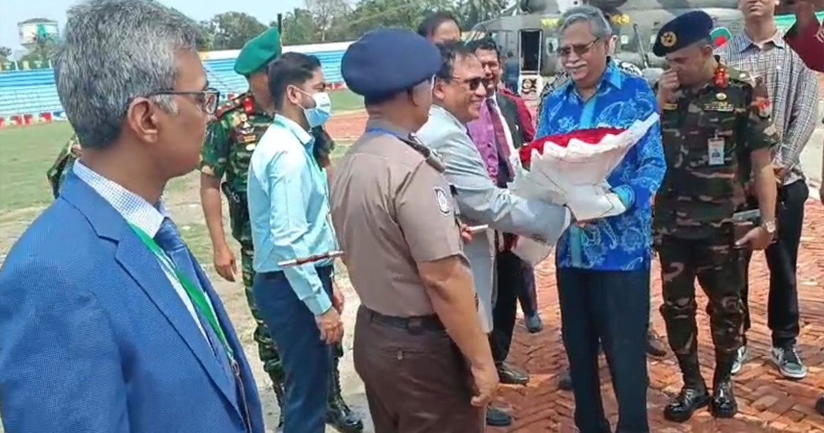 চারদিনের সফরে নিজ জেলায় পৌঁছালেন রাষ্ট্রপতি