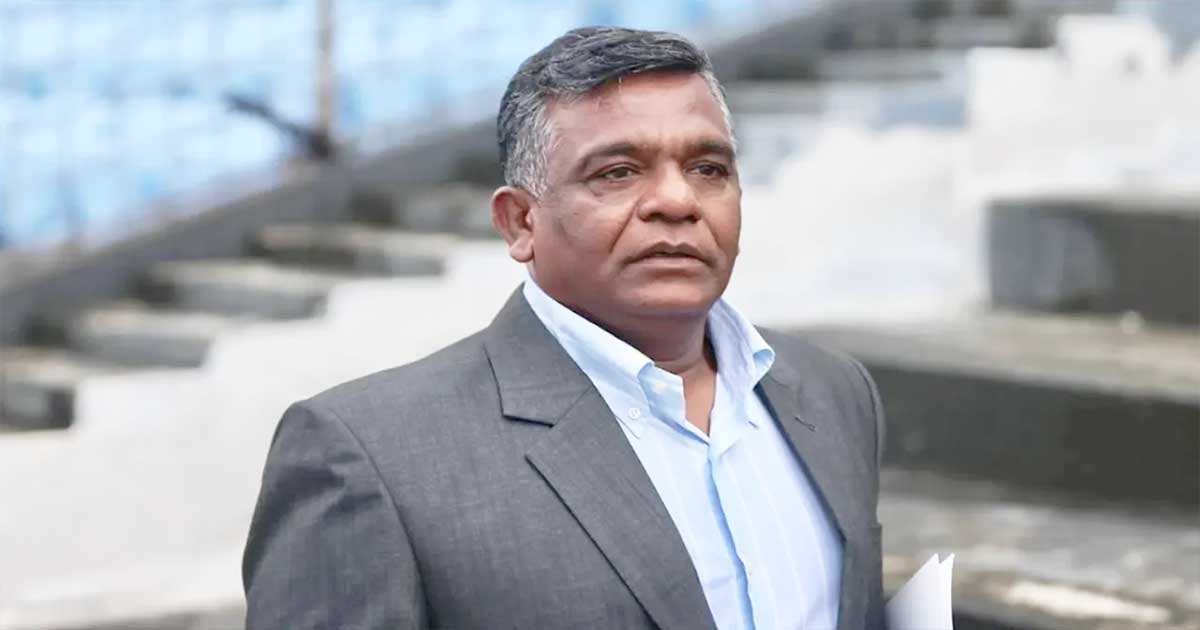 নির্বাচন বিতর্কের মাঝেই দেশে ফিরেছেন বুলবুল