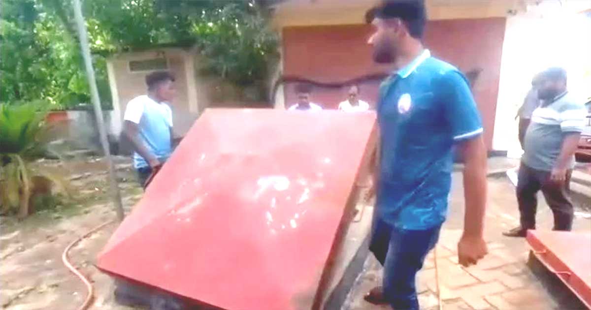 প্ল্যাকার্ডে লেখা ‘তেল নাই’, ভেতরে মিলল ২৮ হাজার লিটার জ্বালানি