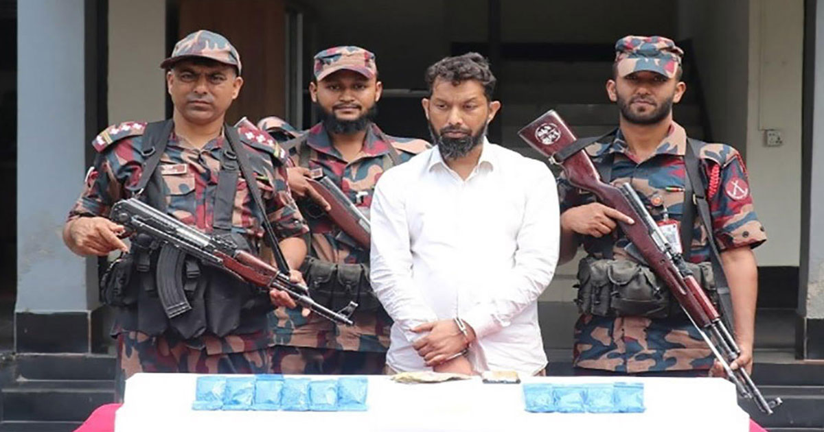 বেনাপোলে সাড়ে ৫৩ লাখ টাকার মাদকদ্রব্যসহ বিপুল পরিমাণ পণ্য আটক