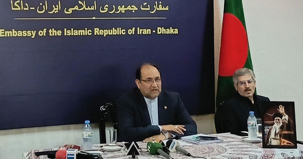 ডোনাল্ড ট্রাম্প ইরান যুদ্ধ থেকে পালাবার পথ খুঁজছেন: ইরানের রাষ্ট্রদূত