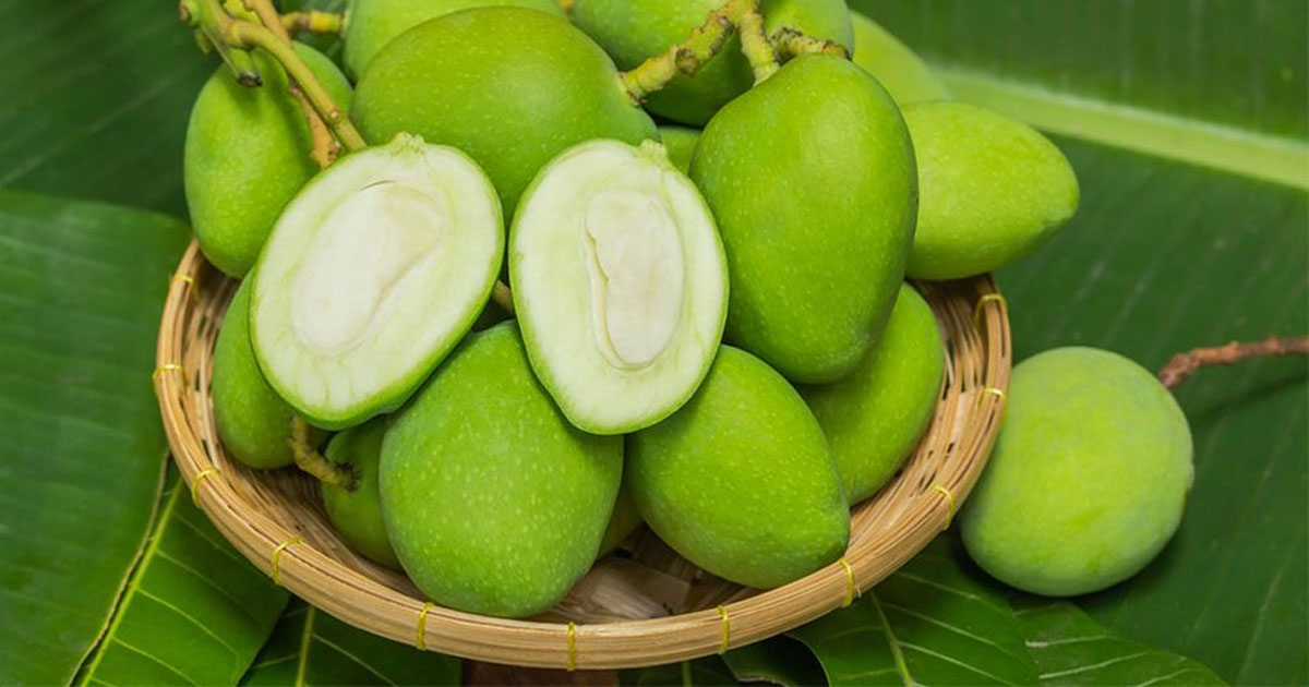 কাঁচা আম খেলে শরীরে যা ঘটে
