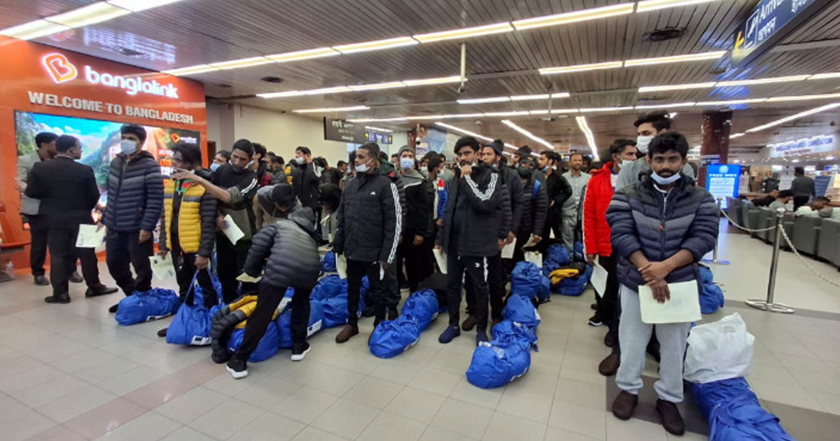 লিবিয়া থেকে দেশে ফিরেছেন ১৭৫ বাংলাদেশি