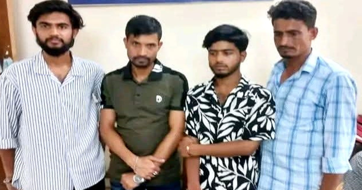 চাঁদপুর সদর হাসপাতালে দালাল চক্রের ৪ সদস্য আটক