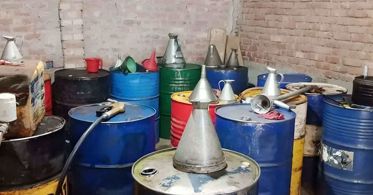 তেল আছে, তবু মিলছে না! ২২ জেলায় অবৈধ মজুতের তথ্য