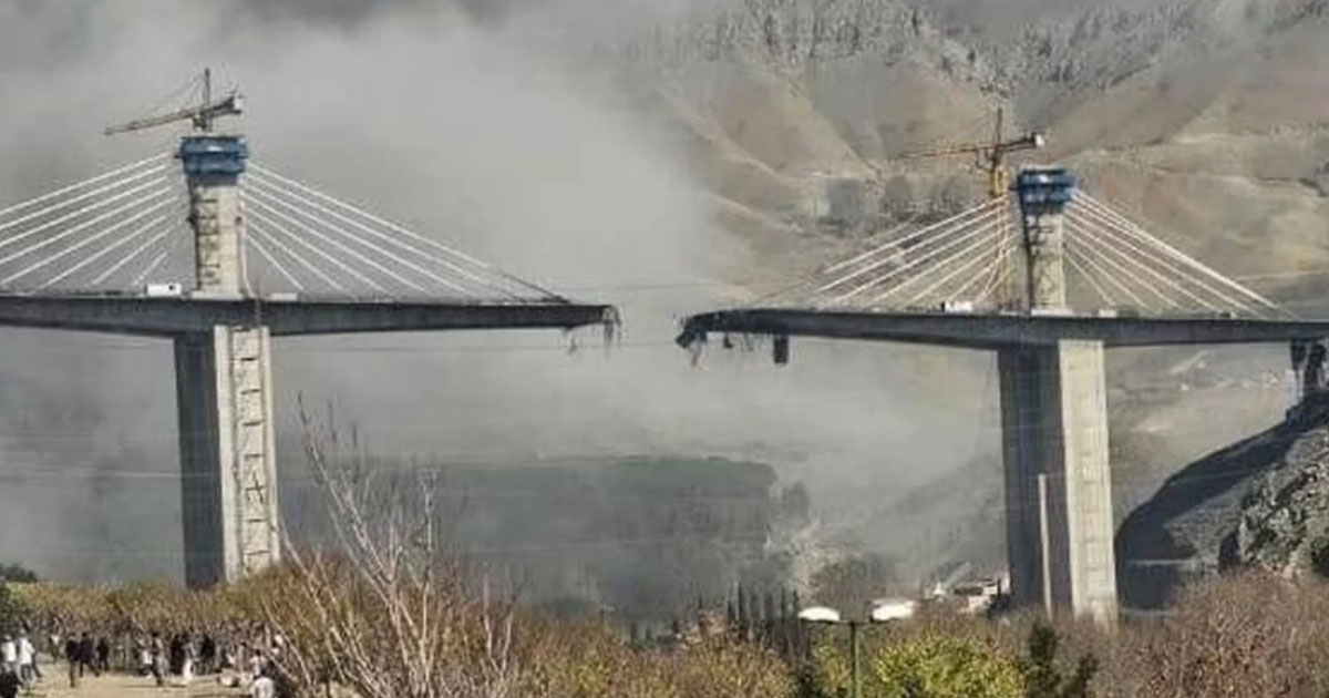 মার্কিন হামলায় ইরানের সেতু বিধ্বস্ত, নিহত ৮
