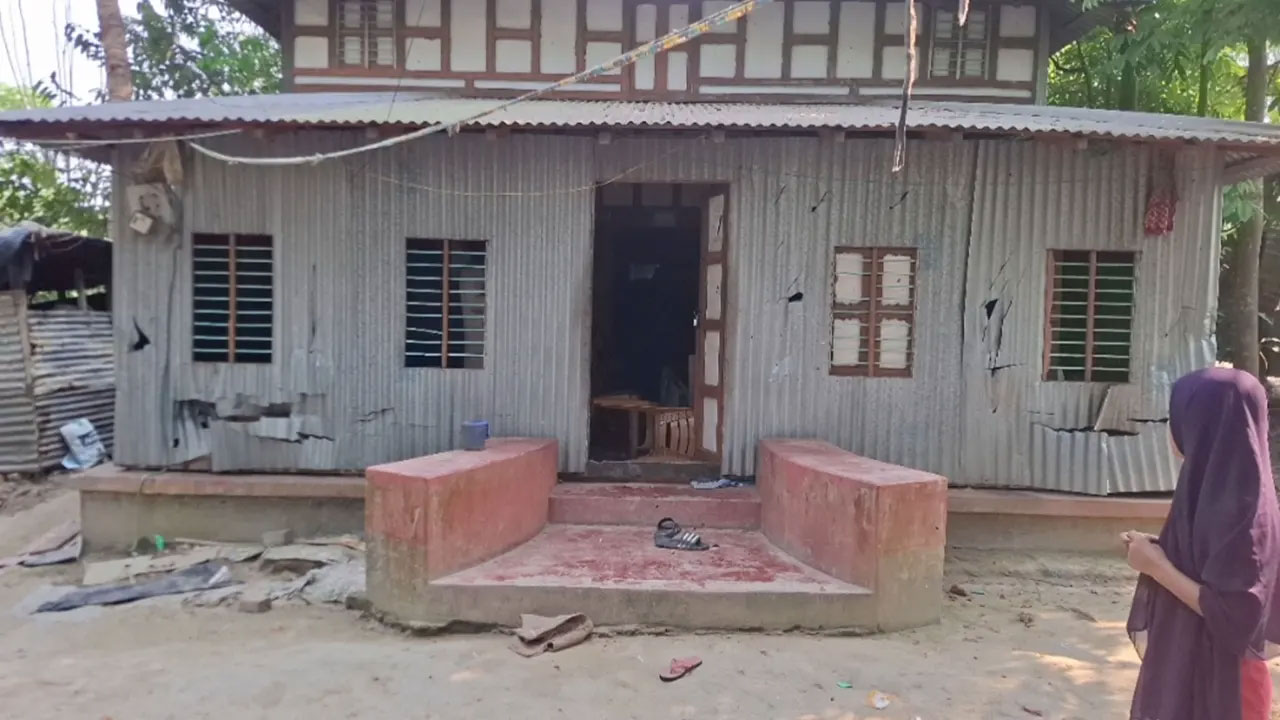 মাদারীপুরে দুই গ্রুপের সংঘর্ষে ব্যবসা প্রতিষ্ঠানসহ অন্তত ২০টি বাড়িঘর ভাঙচুর