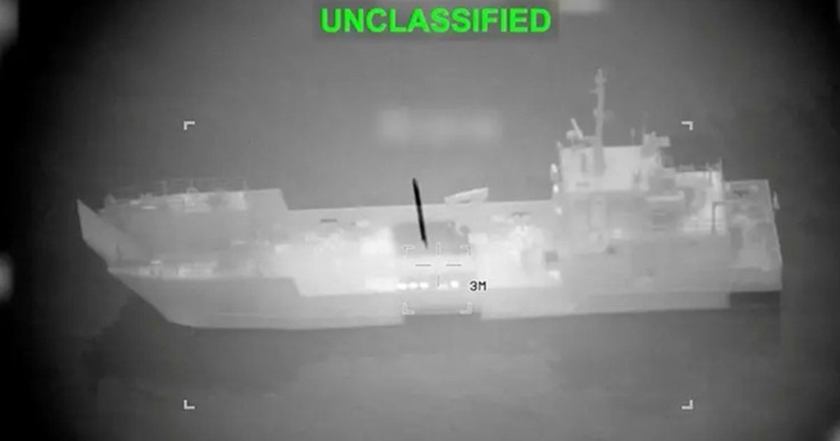 দ্য টেলিগ্রাফের বিশ্লেষণ: বাণিজ্যের আড়ালে ইরানে ‘যুদ্ধের জ্বালানি’ পাঠাচ্ছে চীন