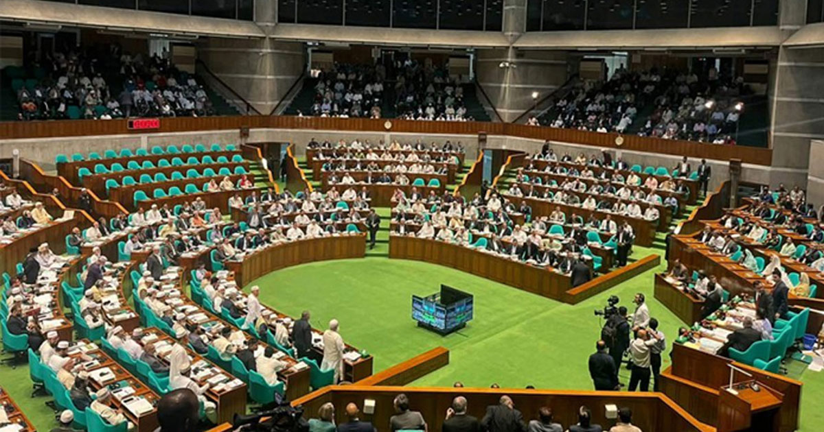 সরকারি চাকরিতে প্রবেশসীমা ৩২ বছর করে সংসদে বিল পাস