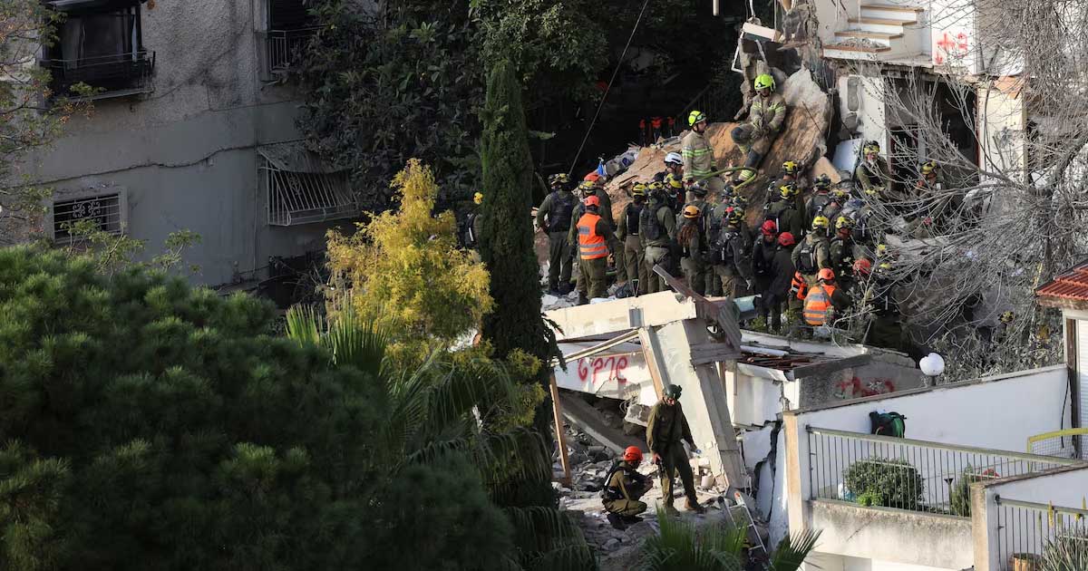 ট্রাম্পের ‘হেল’ হুমকি, তবুও হরমুজ খুলতে রাজি নয় ইরান