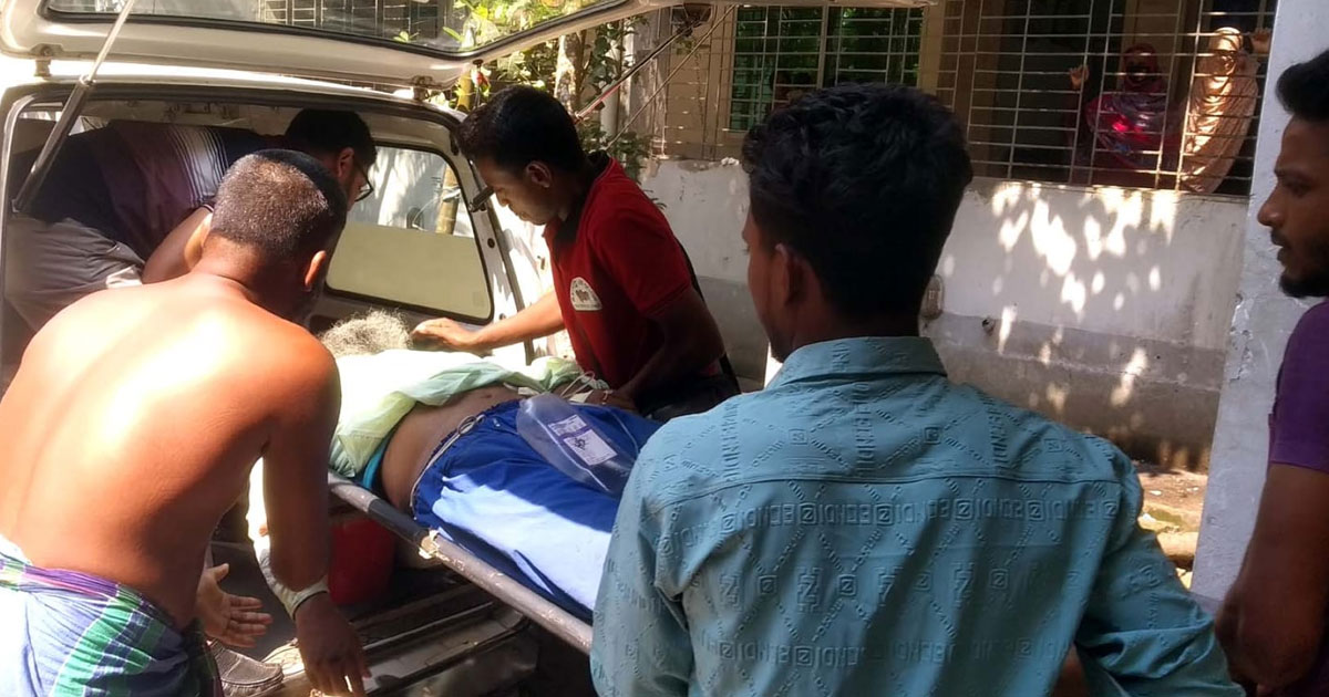 তেল নিতে গিয়ে বাসের ধাক্কায় বাইক চালক নিহত