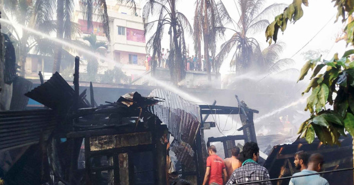 ঝালকাঠিতে অগ্নিকাণ্ডে ১০ বসতঘর পুড়ে ছাই