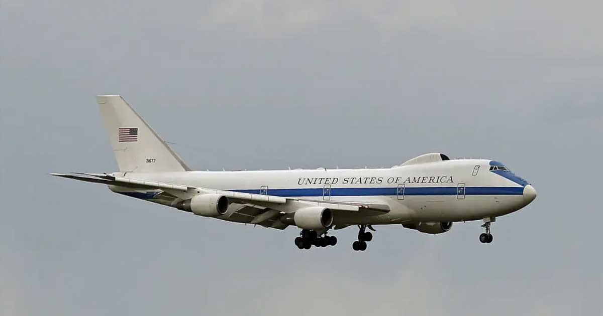 যুক্তরাষ্ট্রের আকাশে ‘প্রলয়ংকরী বিমান’, ইরানে পারমাণবিক হামলার ইঙ্গিত?