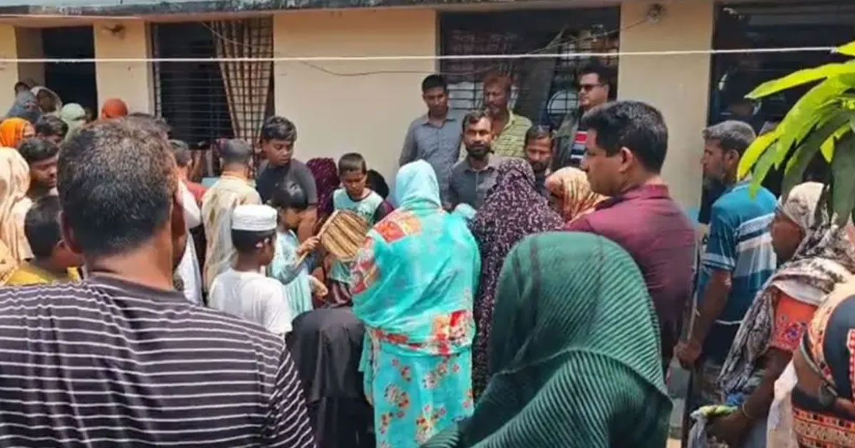 মাকে পিটিয়ে মারলো ছেলে