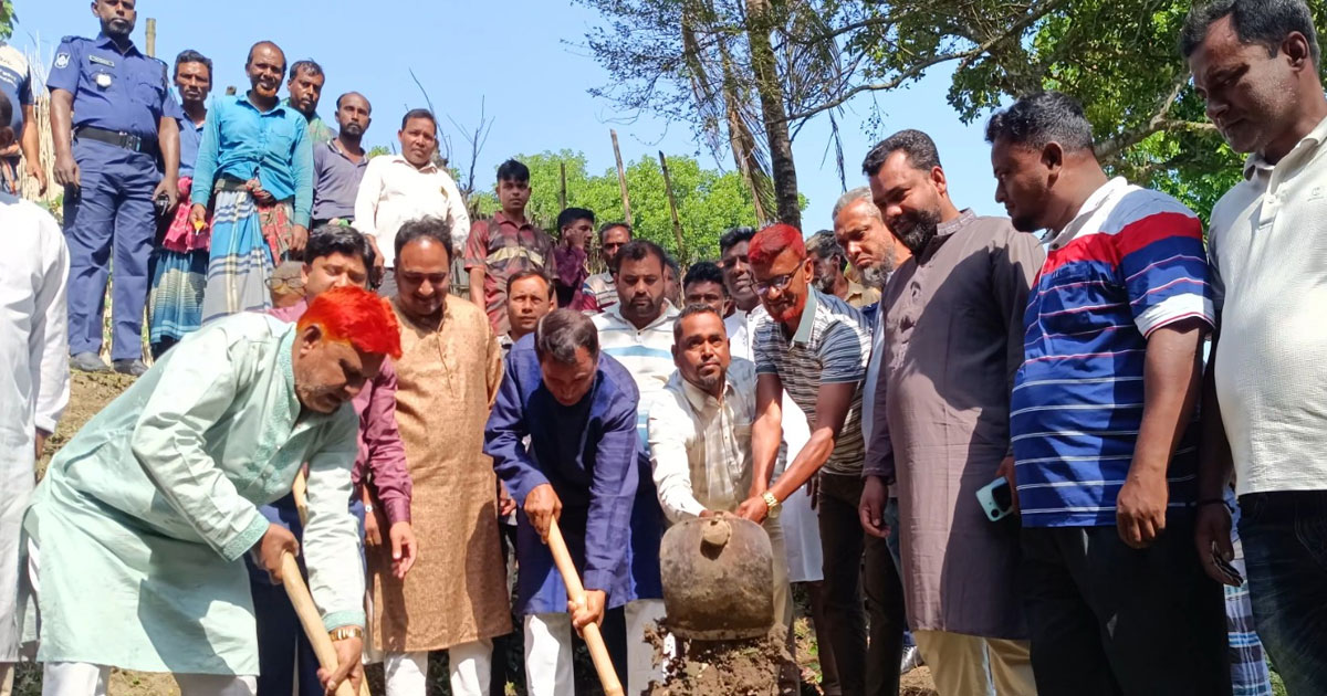 হরিণাকুণ্ডুতে ২টি খাল সংস্কার কর্মসূচি