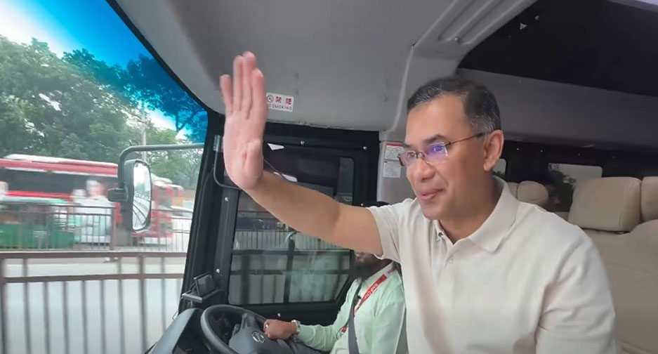 টাঙ্গাইলের পথে প্রধানমন্ত্রী