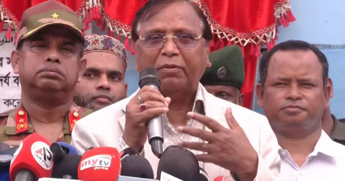 ফুটপাতের ব্যবসায়ীদের লাইসেন্স দেবে সরকার: ডিএসসিসি প্রশাসক