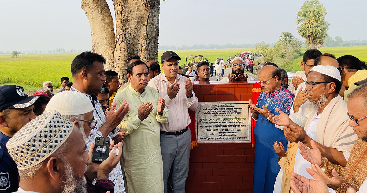 পুনঃখনন হচ্ছে রাণীনগরের খাল