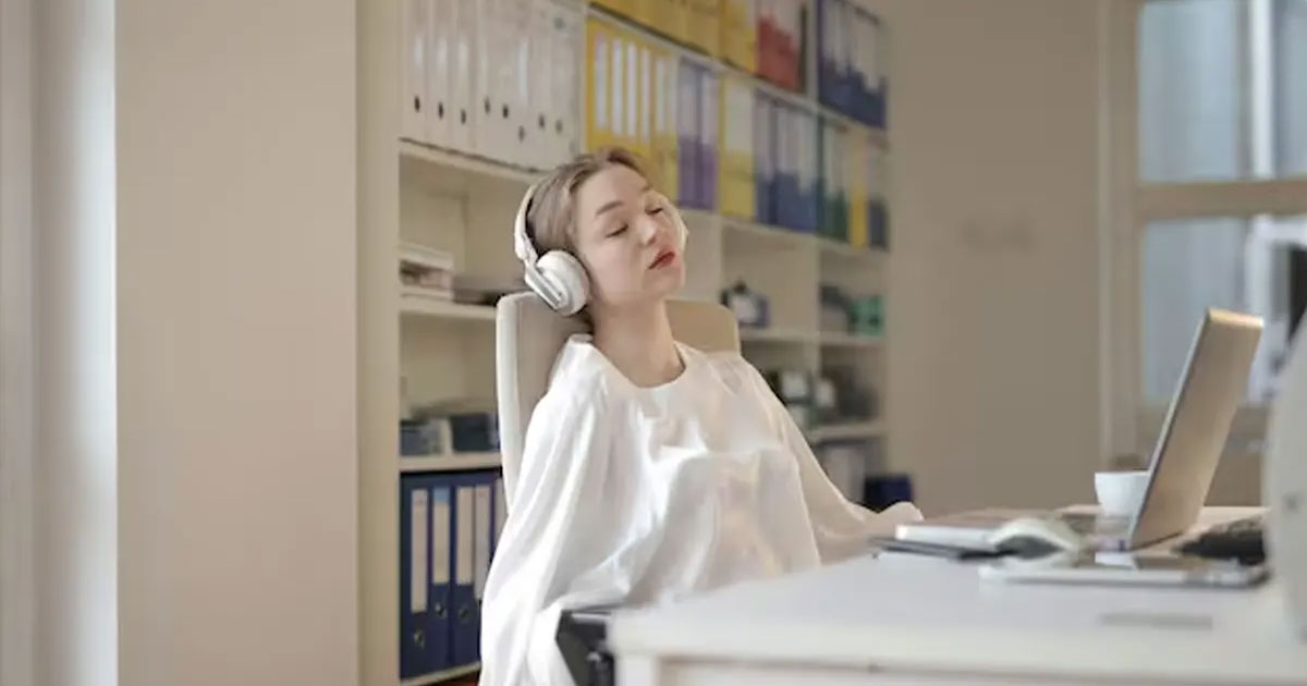 বেতন কম বলে অফিসে পাঁচ ঘণ্টা ঘুমান কর্মী